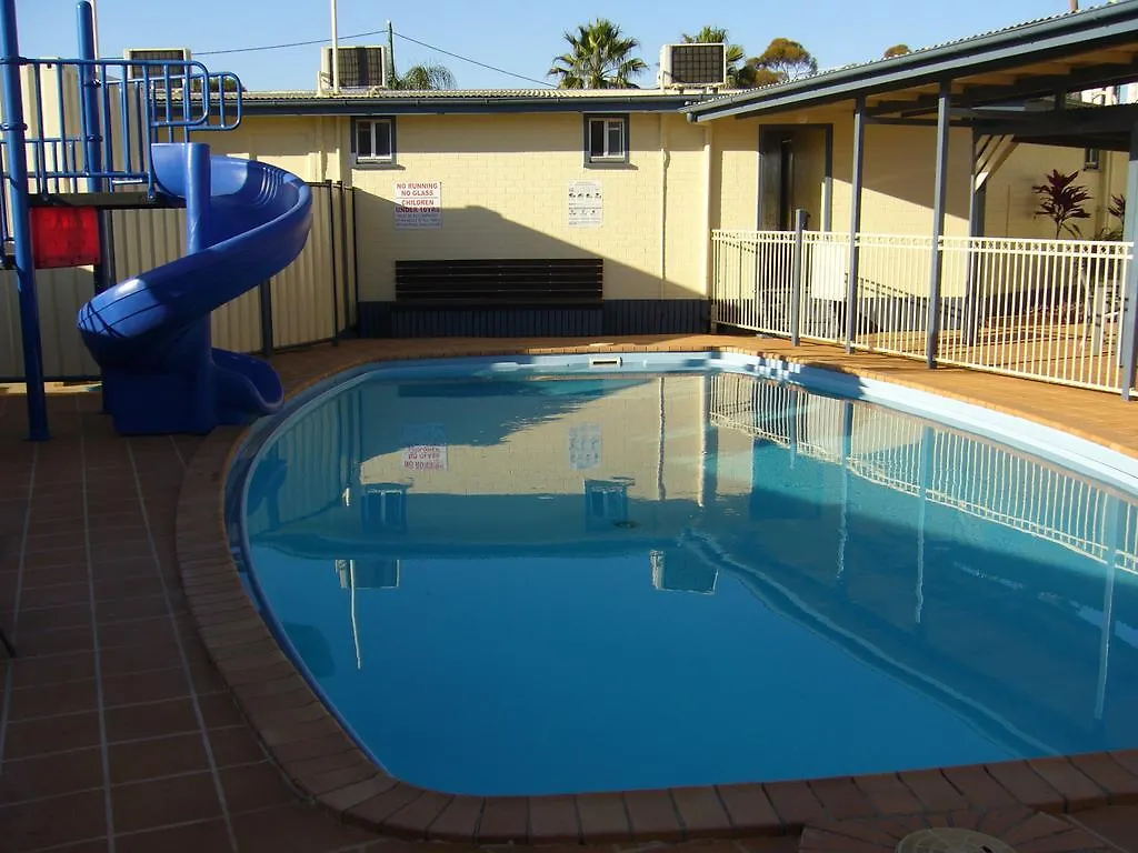 Kings Motor Inn & Steakhouse Roma Motel